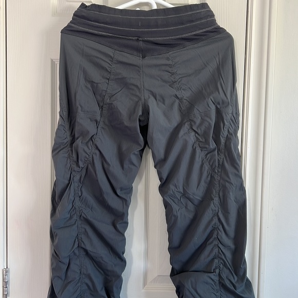 SOLD Lululemon lined dance studio pants grey size 6 - Picture 4 of 8